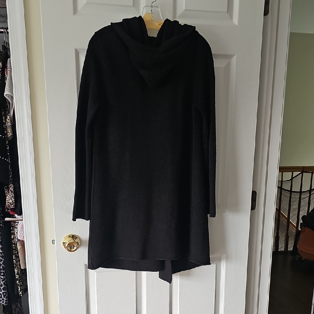 Elegant Vince Black Women's Wool Sweater - Picture 5 of 5